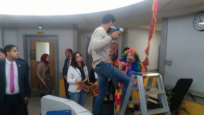 طلاب البرنامج الرئاسي لتأهيل الشباب يزورون مستشفى 57357 (صور)