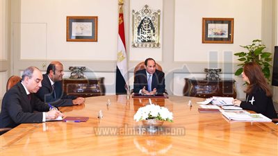 السيسى يعقد إجتماعاً لبحث إجراءات توفير السلع وإحتياجات المواطنين في الأسواق