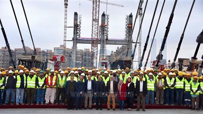 السيسي يتفقد مشروع محور روض الفرج والمتحف الكبير وهضبة الأهرام