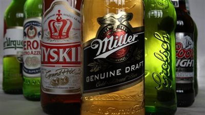 سوق الكحوليات يخالف التوقعات ويتراجع عالميًا
