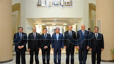 السيسي يشاهد أعمالا فنية عن تاريخ القضاء في افتتاح مقر النيابة العامة الجديد 