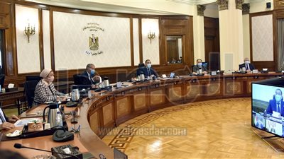 رئيس الوزراء يتابع جهود تبسيط إجراءات الإفراج الجمركي بالموانئ