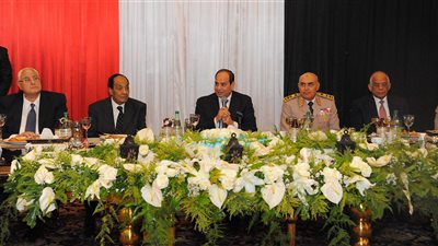 السيسى يشيد بجهود 