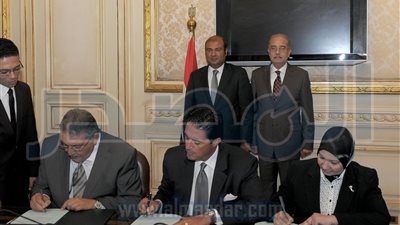 شريف إسماعيل يشهد توقيع بروتوكول تعاون بين محافظة الإسكندرية والغرفة التجارية وجهاز تنمية التجارة