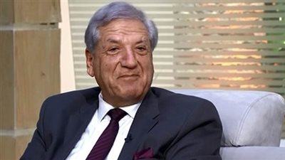 بالفيديو.. خبير اقتصادي يطالب الحكومة بترشد الواردات ورفع سعر الفائدة على الجنيه