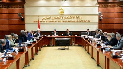 سحر نصر تبحث مع المستثمرين إزالة أي عقبات تواجه شركات المناطق الحرة