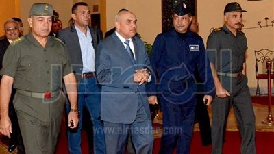 وزير الدفاع يعود إلى مصر بعد انتهاء زيارته الرسمية لأسبانيا