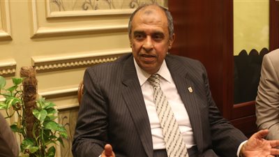 وزير الزراعة يتابع تطبيق المنظومة الجديدة لتوزيع الأسمدة