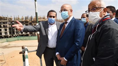 وزير الإسكان يتفقد الموقف التنفيذي لمشروع تطوير منطقة سور مجرى العيون