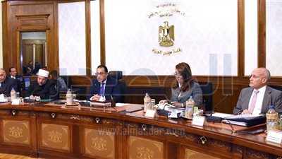 «الوزراء» يوافق على إنشاء منطقة حرة لصناعة النسيج بـ«العاشر من رمضان»