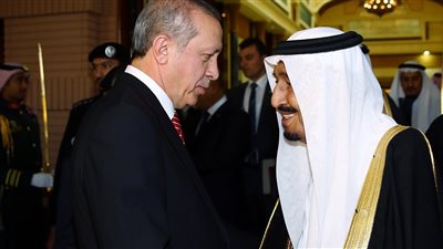 سعوديون يطلقون حملة لمقاطعة المنتجات التركية لدعمها قطر