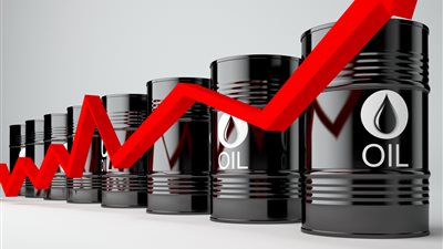 النفط يقفز 4% .. و«برنت» يصل إلى 56,18 دولار