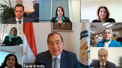 الملا: 40% نسبة تمثيل المرأة في برامج تطوير قطاع البترول