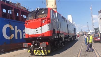 «النقل» تعلن وصول آخر 10 جرارات أمريكية لميناء الأسكندرية