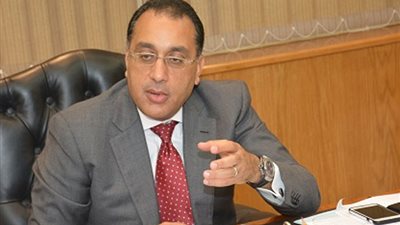 وزيرا الإسكان والصناعة يتابعان توصيل المرافق للأراضي الصناعية بالمدن الجديدة