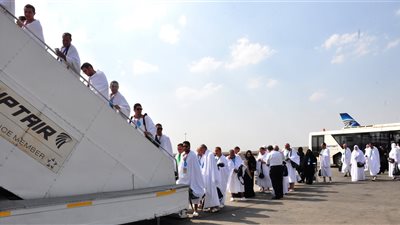 «مصر للطيران» تُسير 24 رحلة جوية لنقل المعتمرين 