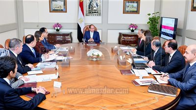 «السيسى» يستعرض مشروع موازنة «2019-2020» مع «المجموعة الاقتصادية» 