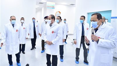الرئيس السيسي يفتتح مدينة الدواء بالخانكة