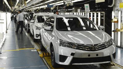 «تويوتا» تستدعي 56 سيارة «كورولا» لعيوب في الوساط الهوائية