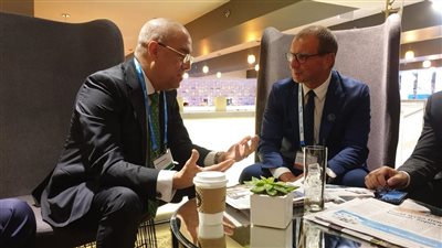 الجزار يجتمع بمسئولي المكتب الاستشارى الأمريكي لتصميم أبراج العلمين الجديدة