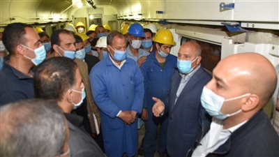 وزير النقل يتابع أعمال تطوير 925 عربة في بني سويف