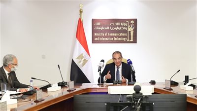 «الاتصالات»: 5.6 مليار جنيه لربط 1300 قرية بالألياف الضوئية
