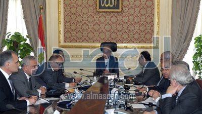 رئيس الوزراء يوجه بتوفير الخدمات المناسبة للحجاج