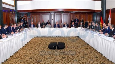 السيسي: الحكومة حريصة على تعظيم دور القطاع الخاص وزيادة معدلات النمو