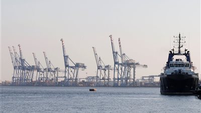 مميش: 57 سفينة عبرت قناة السويس بحمولات 4,1 مليون طن