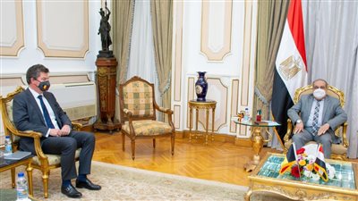 وزير الإنتاج الحربي يبحث التعاون مع السفير البلجيكي في مجالات التصنيع
