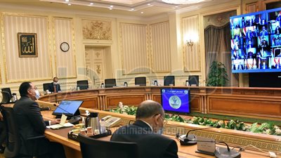 مدبولى يوجه المحافظين بالتأكد من توافر السلع التموينية والاستراتيجية