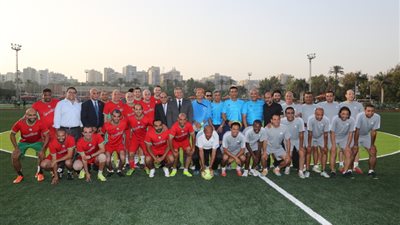 صور: وزير الرياضة ومحافظ الإسكندرية يفتتحان 8 ملاعب بنادي سبورتنج 