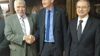 توقيع عقد الأعمال الاستشارية لمحطة توليد الكهرباء بجبل عتاقة