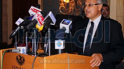 وزير السياحة يصدر قرار بنقل جميع الفنادق العائمة المتراكمة غير العاملة على كورنيش النيل بمحافظة الأقصر