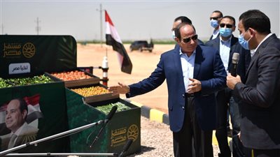 السيسي يتفقد مشروع «مستقبل مصر» للإنتاج الزراعي بالصحراء الغربية