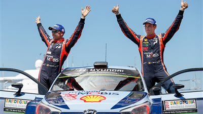 فريق هيونداي موتورسبورت على منصة التتويج ثالثاً في رالي سردينيا