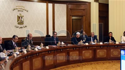 «الوزراء» يوافق على قرض بـ350 مليون يورو من بنك الاستثمار الأوروبي