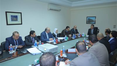 عرفات يناقش مسودة اشتراطات تنظيم خدمات النقل البري بـ«تكنولوجيا المعلومات»