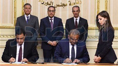 رئيس الوزراء يشهد اتفاقية حجز تذاكر القطارات عبر مكاتب البريد