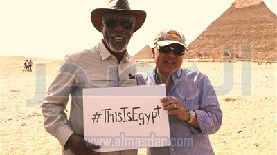 بالصور.. وزير السياحة يلتقي مورجان فيرمان في الأهرامات