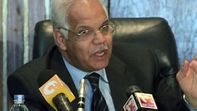 محافظة القاهرة تحرر محاضر للمرشحين بسبب تركيب لافتات دعاية على أعمدة الإنارة