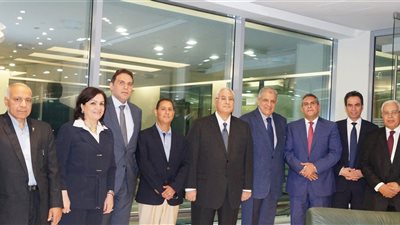 عمران: البورصة تبدي اهتماما بالغا بتبني برامج لتنمية الصعيد