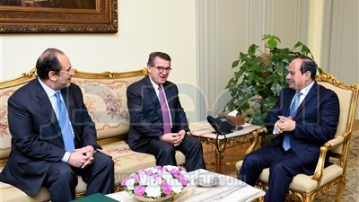 السيسي يبحث مع مدير المخابرات اليونانية تعزيز التعاون المشترك