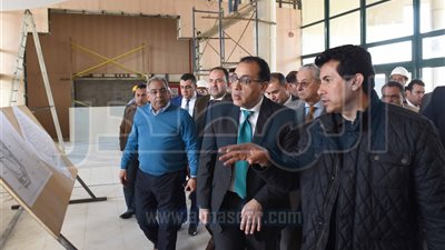رئيس الوزراء يتفقد استاد القاهرة استعدادًا لاستقبال «أمم أفريقيا 2019»