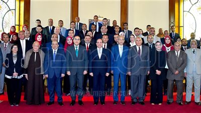 «السيسى» يوجه بإقامة مجمع مميكن يضم مقرات المصالح الحكومية بـ«الوادي الجديد»