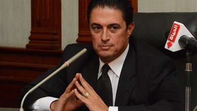 محافظ الإسكندرية السابق يحيل قرار تعديل تنظيم الشوارع بطريق برج العرب إلى اللجنة المختصة