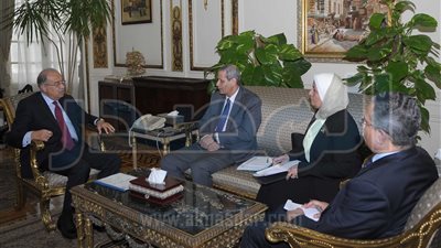 شريف إسماعيل يلتقي وزير التربية والتعليم لمناقشة معايير الجودة