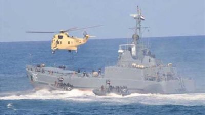 القوات المسلحة تدفع بطائرة و3 قطع بحرية لمكان غرق قارب الهجرة شمال غرب السلوم