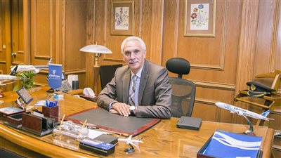 الطيار حسن منير مساعدا لرئيس الشركة القابضة لمصر للطيران