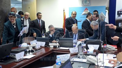 رئيس الوزراء يناشد القطاع الخاص مساعدة العاملين به على المشاركة في الانتخابات